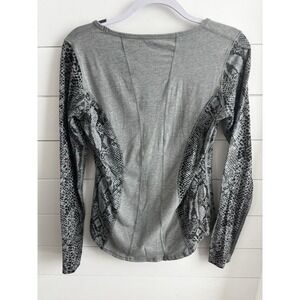 Lululemon Between The‎ Lines L/S Shirt Snake Print Gray sz 4 6 S Women's  0320